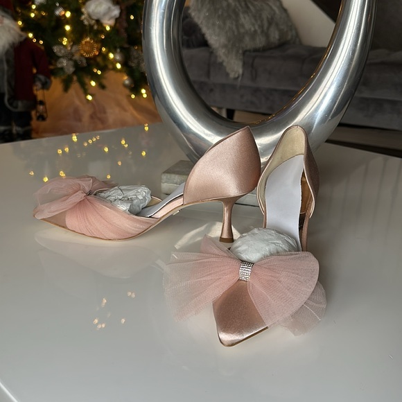 Badgley Mischka Festive Satin & Tulle Bow D'Orsay Pumps - Picture 7 of 7